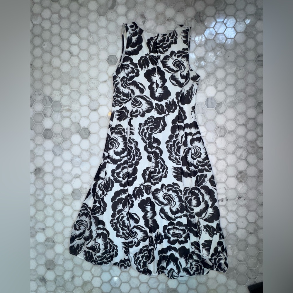 Ann Taylor Navy & White Floral Fit and Flare Dress Fully Lined Sleeveless - Picture 6 of 14
